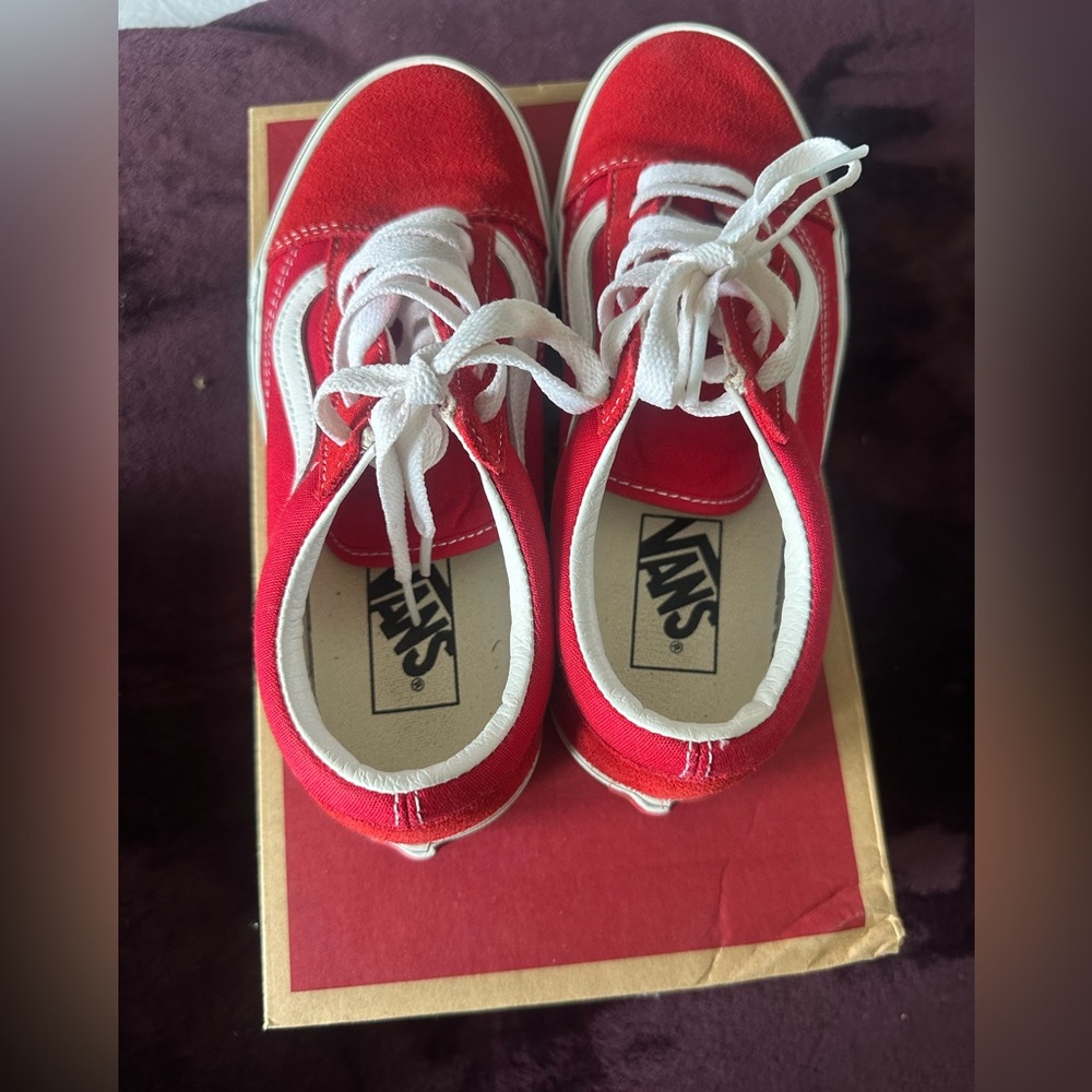 Red vans - Picture 3 of 4